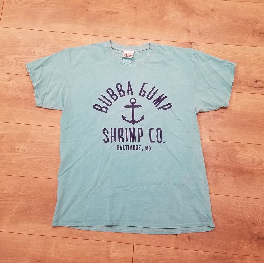Bubba Gump Shrimp Co. T-Shirt {Large}